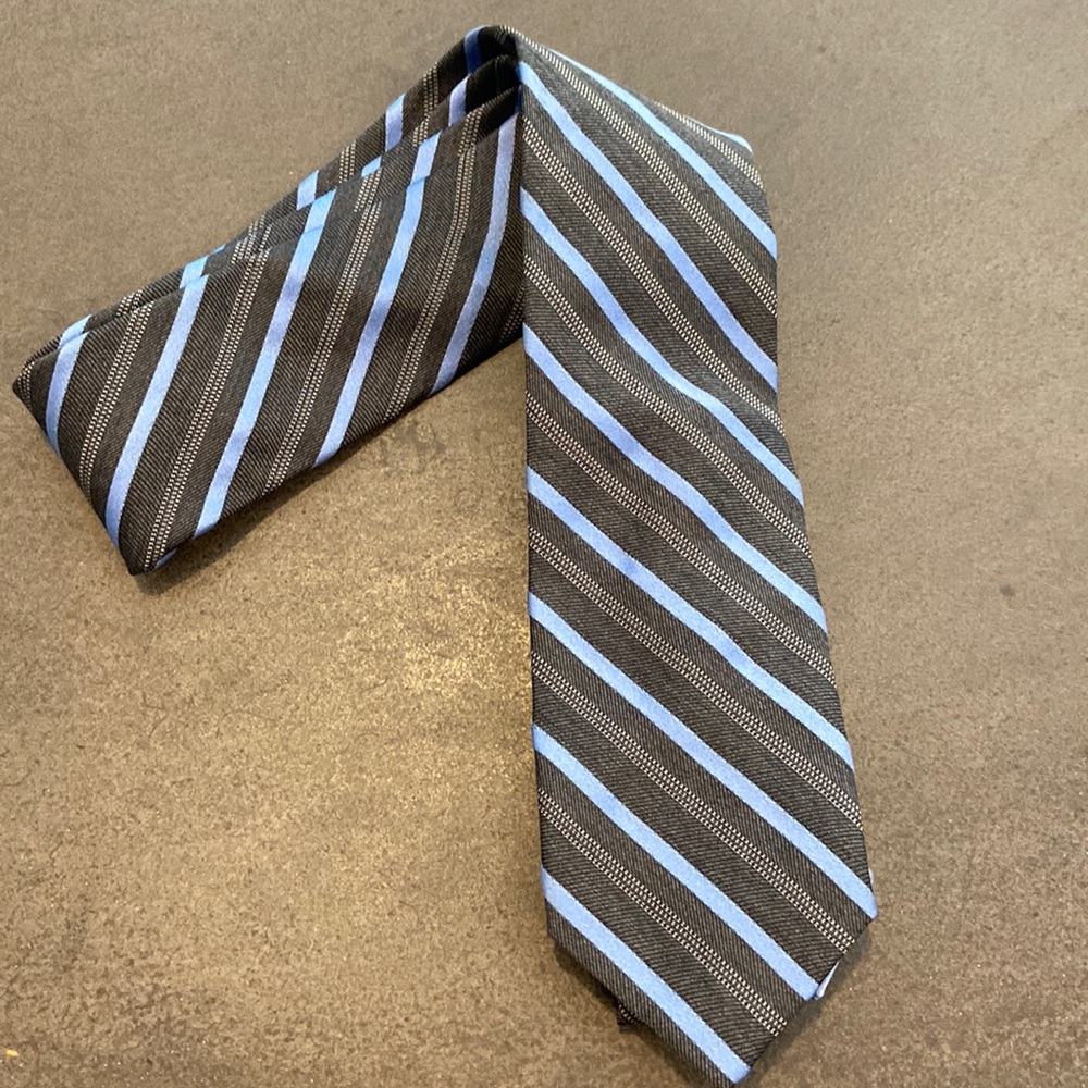DKNY tie
